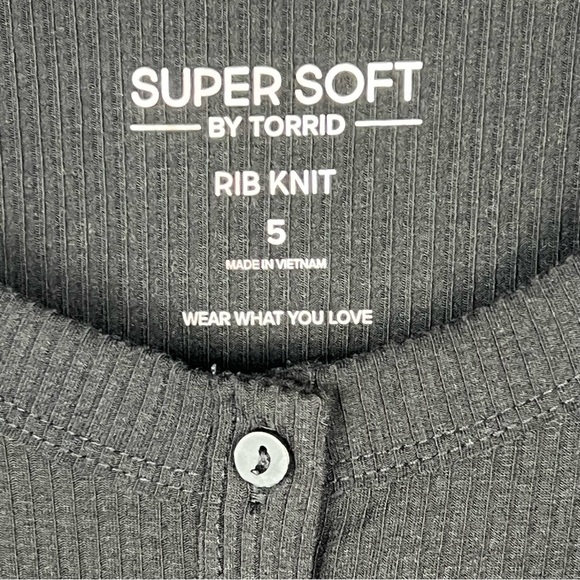 Black Ribbed Lace Raglan Tee Plus Size 5X (28) Super Soft Whimsigoth Henley Top - Picture 4 of 10